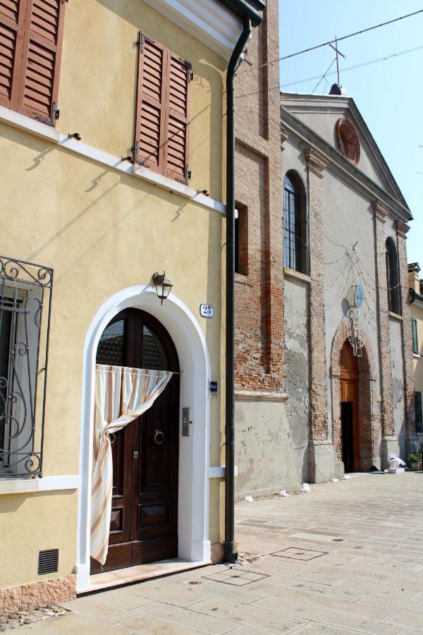 il Bed and Breakfast Porta del Carmine Comacchio Esterno foto