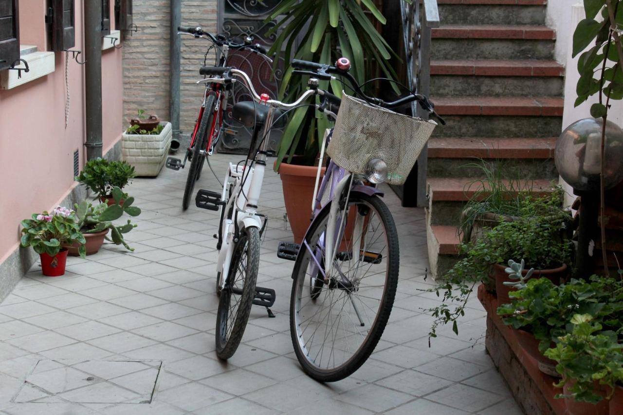 il Bed and Breakfast Porta del Carmine Comacchio Esterno foto