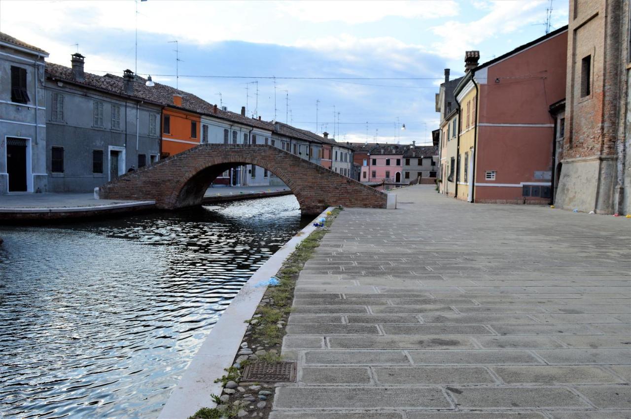 il Bed and Breakfast Porta del Carmine Comacchio Esterno foto